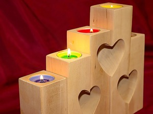 Bougeoir en bois à six colonnes, idéal pour la décoration intérieure, centre de table et éclairage festif, fabriqué à la main en Inde - Product Image 4