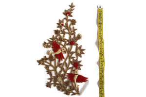 Nouvel arrivage : Appliques perlées de dernière conception, broderie rouge et dorée, formes uniques pour robes de mariée, en tissu toile fait main - Product Image 6