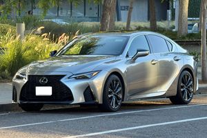 SUPER CLEAN 2023 L E X U S IS 350 F SPORT PRÊT À ÊTRE EXPÉDIÉ - Product Image 2