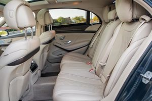 รถยนต์มือสอง ปี 2018 เมอร์เซเดส-เบนซ์ เอส-560 4Matic ซีดาน เครื่องยนต์ทวินเทอร์โบ V8 ระบบขับเคลื่อนสี่ล้อ พร้อมแพ็คเกจพรีเมียม ส่วนใหญ่ยังไม่ได้ดัดแปลง - Product Image 3