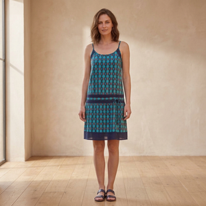 Robe d'été décontractée en tissu respirant à imprimé géométrique turquoise, bretelles spaghetti, longueur genou, coupe droite, sans manches, style doux et naturel - Product Image 3