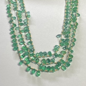 Perles de pierres précieuses en émeraude verte naturelle en forme de goutte de 4 mm et 6 mm, certifiées IGI, fabriquées à la main en Inde, création de bijoux - Product Image 3