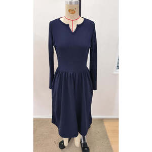 Robe midi en crêpe importé à manches longues et col en V avec poches pour femme, 31552 - Bleu marine - Product Image 5