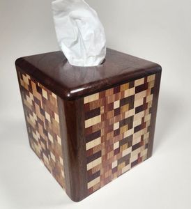 Boîte à mouchoirs en bois naturelle faite à la main pour la décoration de la maison rustique et la configuration d'affichage de salon confortable - Product Image 1