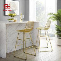 Modernes Design Messing Gold Edelstahl Metall Bar Counter Hocker Gepolsterter Stoff Sitz Draht Stuhl für das Essen im Freien