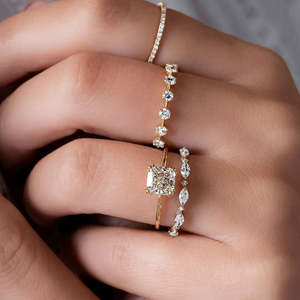 Elegante y duradero corte de cojín Moissanite solitario anillo de compromiso colección de elegantes anillos de Moissanite - Product Image 3
