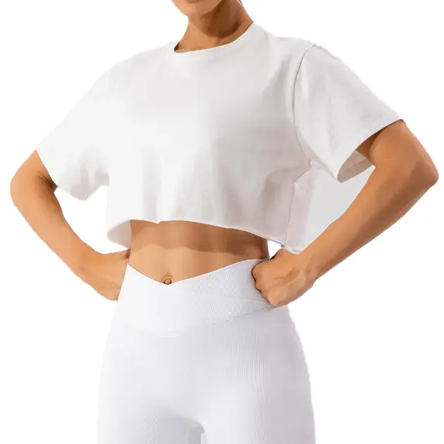 All'ingrosso a buon mercato in bianco oversize da donna manica corta Tshirt corta in cotone 100% semplice O collo Crop Top T Shirt Logo personalizzato da donna