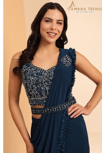 Saree By FabZone Dernier Créateur Satin de Soie Broderie Travail Prêt à Porter - Product Image 4