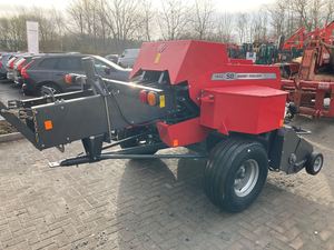 Presse à balles carrées compacte Massey Ferguson 1840 de haute qualité pour ensilage et foin, idéale pour l'agriculture. - Product Image 1