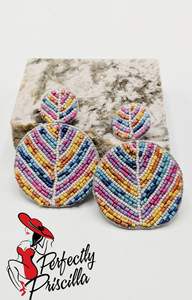 Boucles d'oreilles style ethnique avec perles et broderie - Product Image 1