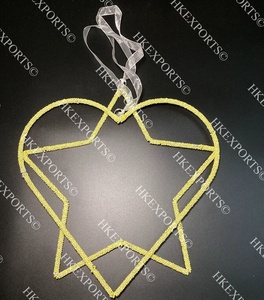 Adorno colgante navideño en forma de corazón hecho a mano, cuentas verdes y blancas, tamaño personalizable para decoraciones de hogar y árboles - Product Image 2