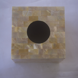 Mixed Art SEASHELL BIJOUX Boîte à mouchoirs Motif en bois de nacre avec garniture dorée Taille régulière - Product Image 3