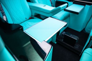 IMPRESIONANTE Me-rc-ed-es-Be-nz Me-tris Ma-yb-ach 2023 CON TRANSMISIÓN AUTOMÁTICA Y MOTOR V6 - Product Image 4