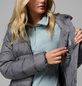 Chaqueta Acolchada Larga de Invierno para Mujer con Cierre Frontal, Cuello Alto y Logotipo Frontal, Nueva Llegada, Color Gris, Hecha en Pakistán - Product Image 3