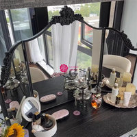 Miroir de coiffeuse pliant à trois panneaux de style européen vintage Yicheng, sculpté, en vente