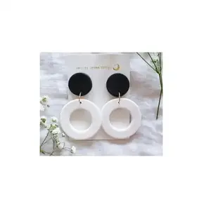 Meilleures ventes Boucles d'oreilles pendantes en forme de feuille de résine pour femmes Qualité Perle Pierre Artisanat Inde Vente en gros - Product Image 5