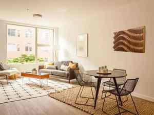 Panneau mural acoustique en bois véritable artisanal 3D Art déco Art mural flottant Thème d'anniversaire Design moderne Fonction de suspension pour la maison - Product Image 2