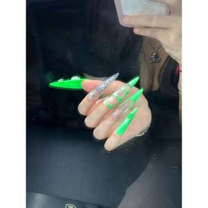 Uñas postizas de lujo, largas, cuadradas, estilo ataúd, color verde claro, con diamantes, elegantes, personalizadas, 24 piezas, acrílicas. - Product Image 3