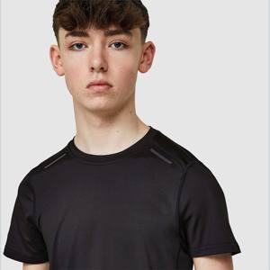 เสื้อยืดใส่สบายและทันสมัยพร้อมผ้าแบบคลาสสิกและมีความชื้นเพื่อความสบายตลอดทั้งวัน - Product Image 5