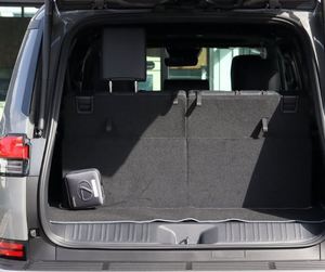 NEATLY USED 2024 GX 550 Premium 4WD Sport Utility - Prêt à être expédié - Product Image 3