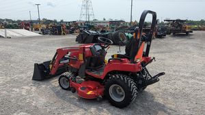รถแทรกเตอร์ Massey Ferguson GC1725M T พร้อมระบบขับเคลื่อน MFWD - 25 แรงม้า - Product Image 4