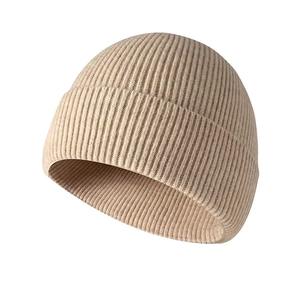 Gorro de punto de invierno personalizado al por mayor con logotipo bordado personalizado gorro clásico a la venta 2025 - Product Image 1