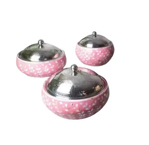 Casserole ronde en acier inoxydable faite à la main avec des décorations en métal élégantes pour un service de haute qualité - Product Image 5