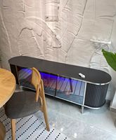 MDF-Platte PB Elektronischer Kamin TV-Ständer Bluetooth-Verbindung Modernes Luxus-Design Wohnzimmer Hotel Esszimmer Bodenmontage