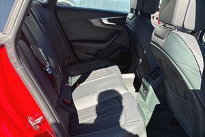 Audi S-5 Sportback Premium Plus 2023, Faros LED Blancos, Transmisión Automática, Neumáticos R20, Asientos de Cuero - Product Image 2