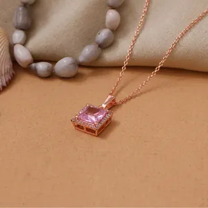 Collier pendentif carré en saphir rose plaqué or rose, cadeau tendance pour femme avec placage rhodium, chaîne en forme de papillon - Product Image 3