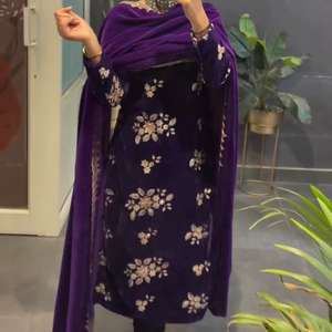 Tela de Terciopelo India y Pakistaní con Bordado Elegante de Secado Rápido, Salwar Kameez Tradicional Informal para Fiestas, Bodas y Haldi - Product Image 1