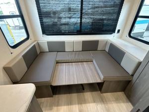 K-e-y-s-t-o-n-e H-i-d-e-o-u-t S-p-o-r-t 1-7-7-R-D d'occasion 2025 à vendre - Product Image 2