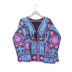 Chaqueta Corta de Invierno para Mujer, Hecha a Mano, con Bordado Suzani, Diseño Floral Acolchado, Cuello en V, 100% Algodón, Ecológica, Color Personalizado - Product Image 2