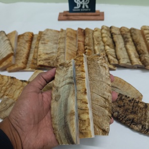 Escamas de Cuerno de Carnero Natural para Mangos |   Material Ecológico Hecho a Mano |   Cuchillo Artístico Personalizado con Diseño de Animales Rústicos - Product Image 5