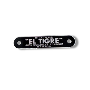 Emblema 'El Tigre' para la funda del asiento trasero de Serveta - Product Image 1