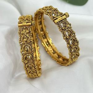 Elegante calidad premium oro pulido diseñador exclusivo dos juegos de brazaletes Función de boda colección de desgaste para mujeres niñas - Product Image 1