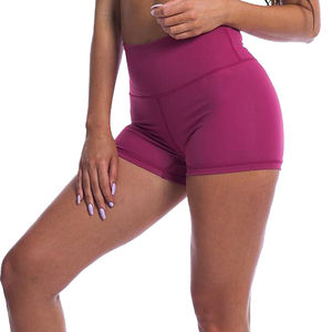 Pantalones cortos transpirables de compresión cortos de seda ajustados para gimnasio de alta calidad para mujer - Product Image 4