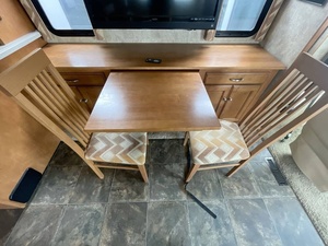 Used 2012 W-i-n-n-e-b-a-g-o S-i-g-h-t-s-e-e-r 33C Travel <b>Trailer</b> - Product Image 2