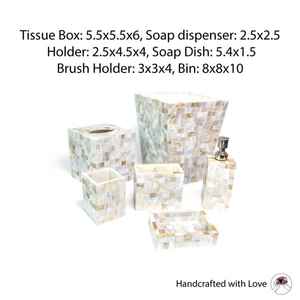 Ensemble de salle de bain en nacre comprenant distributeur de savon porte-brosse à dents gobelet et porte-savon - Product Image 2