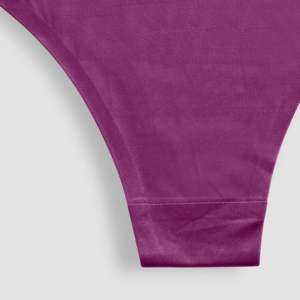 Culotte sans couture rouge violacé taille unique grande taille style quotidien taille basse fine avec logo personnalisé sur la ceinture - Product Image 4