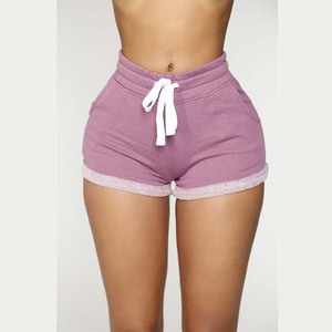 Shorts décontractés pour femmes de qualité supérieure, taille élastique, impression de logo personnalisée, tissu polyester et élasthanne, séchage rapide, respirant, OEM - Product Image 5