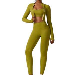Ensemble de yoga imperméable pour femmes - Vente en gros 3 pièces Vêtements de sport Manches longues Crop top Pantalon Motif uni Ensemble de yoga - Product Image 1