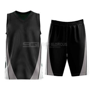 Uniforme de baloncesto para hombre hecho con tela transpirable de secado rápido diseñado para proporcionar comodidad y movimiento flexible en cada partido - Product Image 1