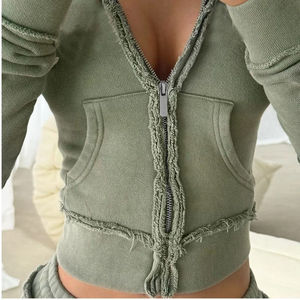 Ensemble de survêtement pour femme en tricot uni de couleur claire de bonne qualité fabriqué au Pakistan, style évasé pour l'hiver - Product Image 3