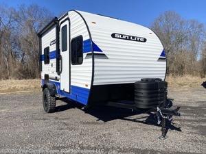 Remorque compacte Sunray Sport Teardrop, légère et facile à remorquer, pour les loisirs en plein air - Product Image 2