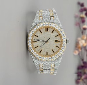 นาฬิกาสแตนเลสสตีลบลิง46มม. สำหรับผู้ชายหรูหราพร้อมช่องหน้าปัดกระจกแบรนด์ออกแบบได้ตามต้องการสำหรับงานธุรกิจ - Product Image 1