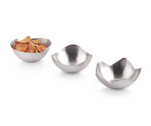 Bol à snack et à servir en acier inoxydable en forme de fleur (design en forme de pétale, finition brossée) - Product Image 2