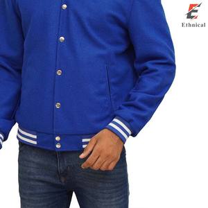 แจ็คเก็ตเบสบอลผ้าฟลีซคอตตอนคุณภาพสูงสำหรับผู้ชายและผู้หญิง ปี 2022 ขายส่งแบบกำหนดเองได้ พร้อมฮู้ดสำหรับฤดูหนาว - Product Image 3