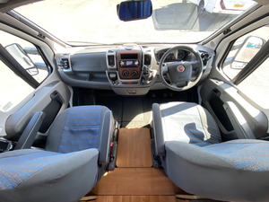 TRAIL FRONTIER COMANCHE 4 LITSAITURES AVEC LIT ÎLE à vendre |   Camping-car à faible kilométrage, moteur de 2999 cm³, à prix avantageux, à vendre - Product Image 5