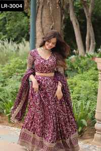 Vêtement traditionnel indien Jacquard en viscose pur Dyable avec paillettes brodées dorées Travail Festival de mariage Porter Lehenga Choli - Product Image 5